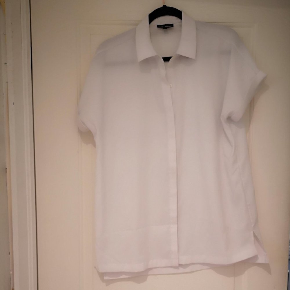 USED Lord & Taylor Short Sleeve Shirt